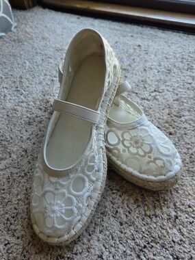 Target Cream Floral Lace Mary Jane Espadrilles